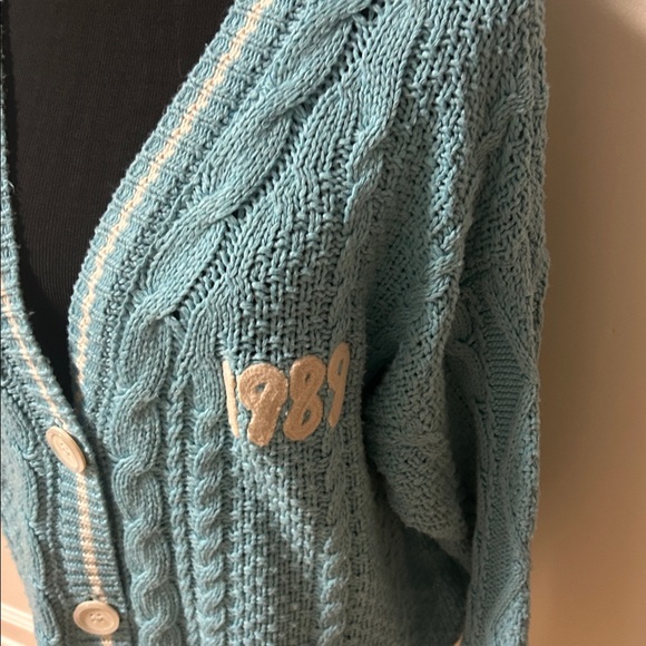 Taylor Swift Limited Edition 1989 Cardigan - Picture 3 of 6
